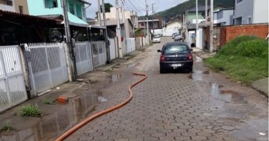 Prefeitura de Florianópolis recupera ruas alagadas desde domingo