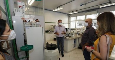 Prefeitura de Florianópolis e UFSC aprovam freezeres para armazenar vacina Pfizer.