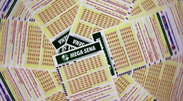 Mega-Sena acumula e pode pagar prêmio de R$ 12 milhões na quarta
