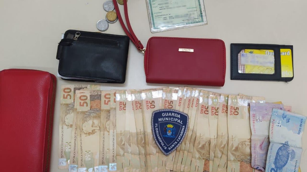 Agentes da GMF detém suspeito de furtos no centro de Florianópolis.