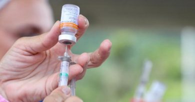 Aplicação de vacinas contra influenza e covid-19 em continua nesta quinta.