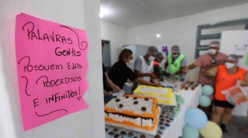 Abrigo em Florianópolis comemorou os aniversariantes do mês