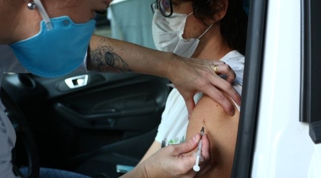 Cerca de 4 mil pessoas com 22 anos ou mais já foram vacinadas em Florianópolis