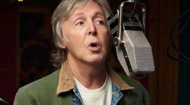 Paul McCartney celebra medleys icônicos em nova playlist de março.