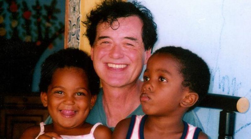 Jimmy Page, saiba curiosidades sobre o período que o músico morou na Bahia.
