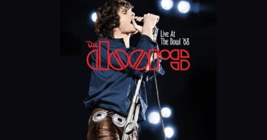 The Doors: Live At The Hollywood Bowl está disponível no Amazon Prime.