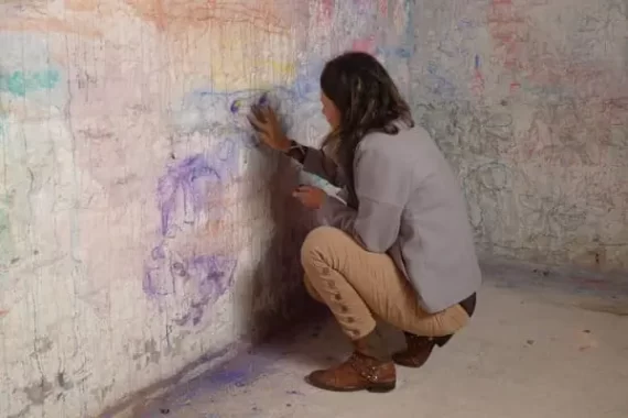 Exposição de Letícia Cardoso aborda a voz e a mudez feminina através da linguagem