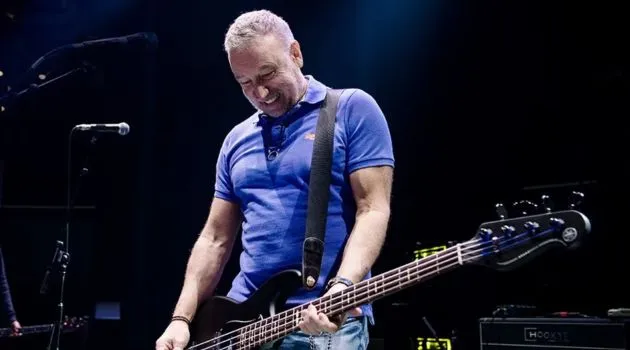 Peter Hook, ex-New Order e Joy Division vem ao Brasil.