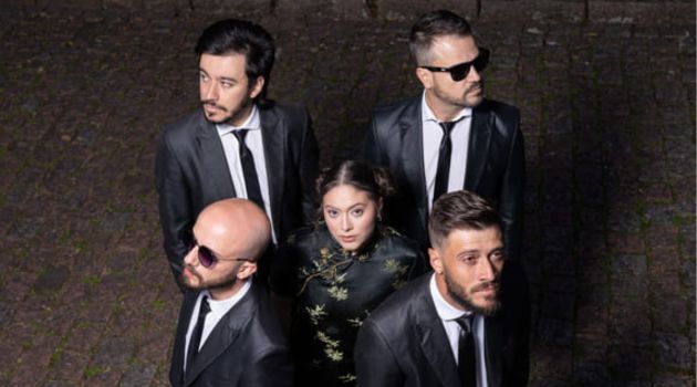 Fantástico Caramelo lança single "Goteira de Amor" em três idiomas