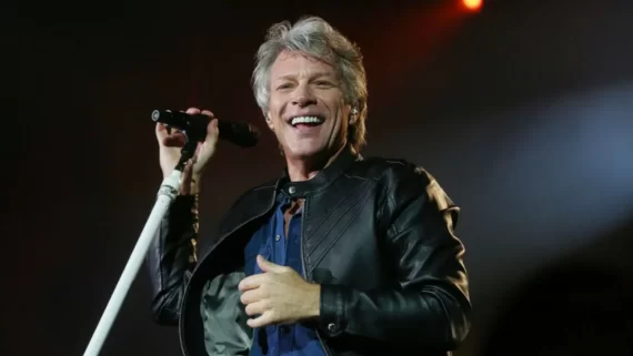 Jon Bon Jovi fala sobre problemas vocais e futuro da turnê.