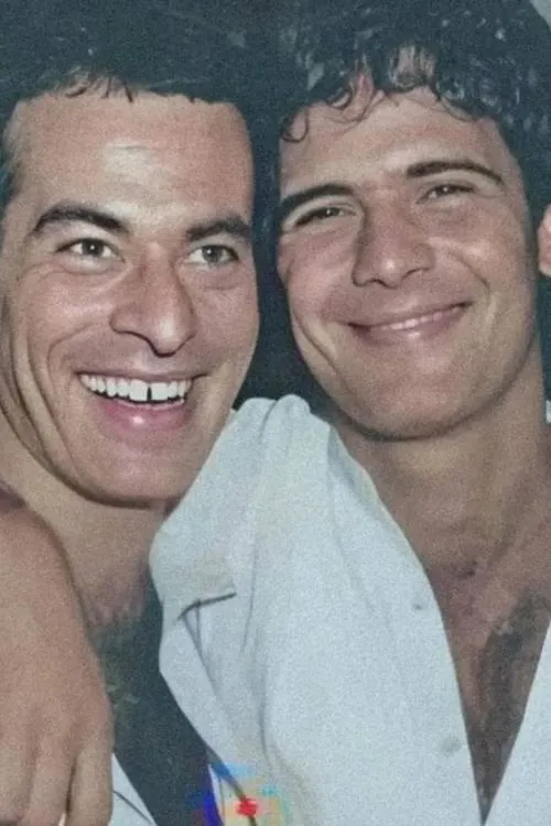 Ney Matogrosso relembra 1º beijo em Cazuza: 'o mundo desapareceu ao redor' Ney Matogrosso relembra 1º beijo em Cazuza: 'o mundo desapareceu ao redor'