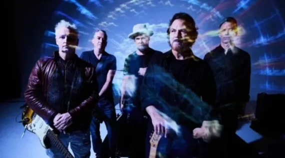 Pearl Jam anuncia novo álbum e turnê mundial Pearl Jam lança single, "Running", do novo disco "Dark Matter"