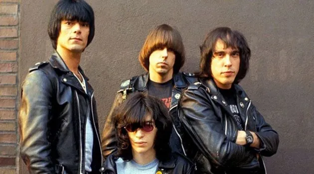Ramones: "End Of The Century" um álbum caótico produzido por Phil Spector.