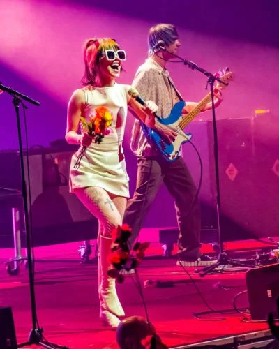 Paramore lança videoclipe e Hayley Williams declara recomeço da banda