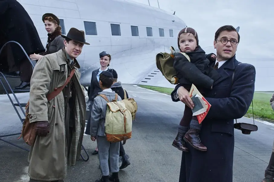 Anthony Hopkins interpreta britânico que salvou crianças judias na 2ª Guerra.