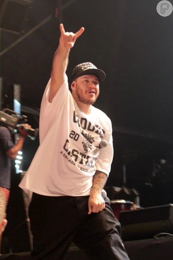 Vida de Chorão, vocalista do Charlie Brown Jr, vai virar filme.