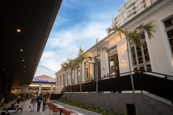 Luiz Meira: vituoso guitarrista brasileiro se apresenta em show gratuito em florianópolis