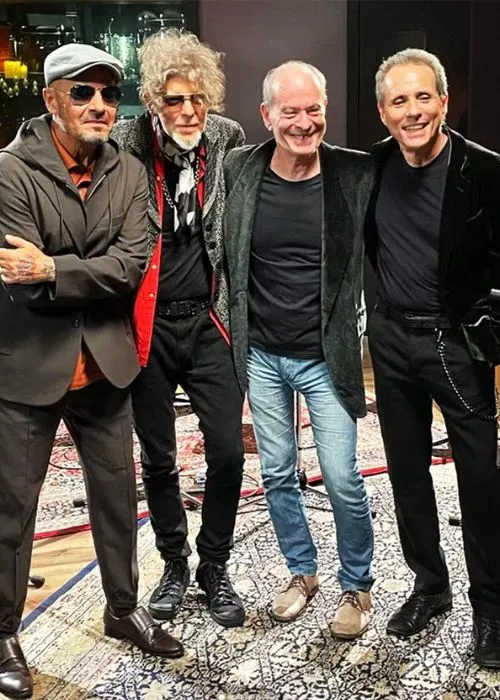 Titãs e Ney Matogrosso Cantam Juntos musica "Apocalipse Só"