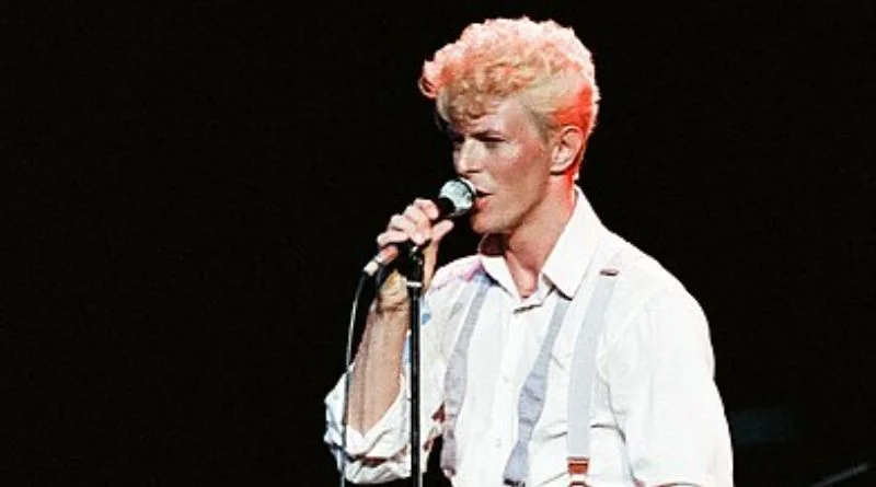 Viúva de David Bowie revela pintura inédita do músico