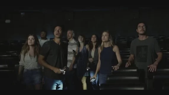 "Sala Escura" traz grupo trancado em cinema em trama de terror nacional