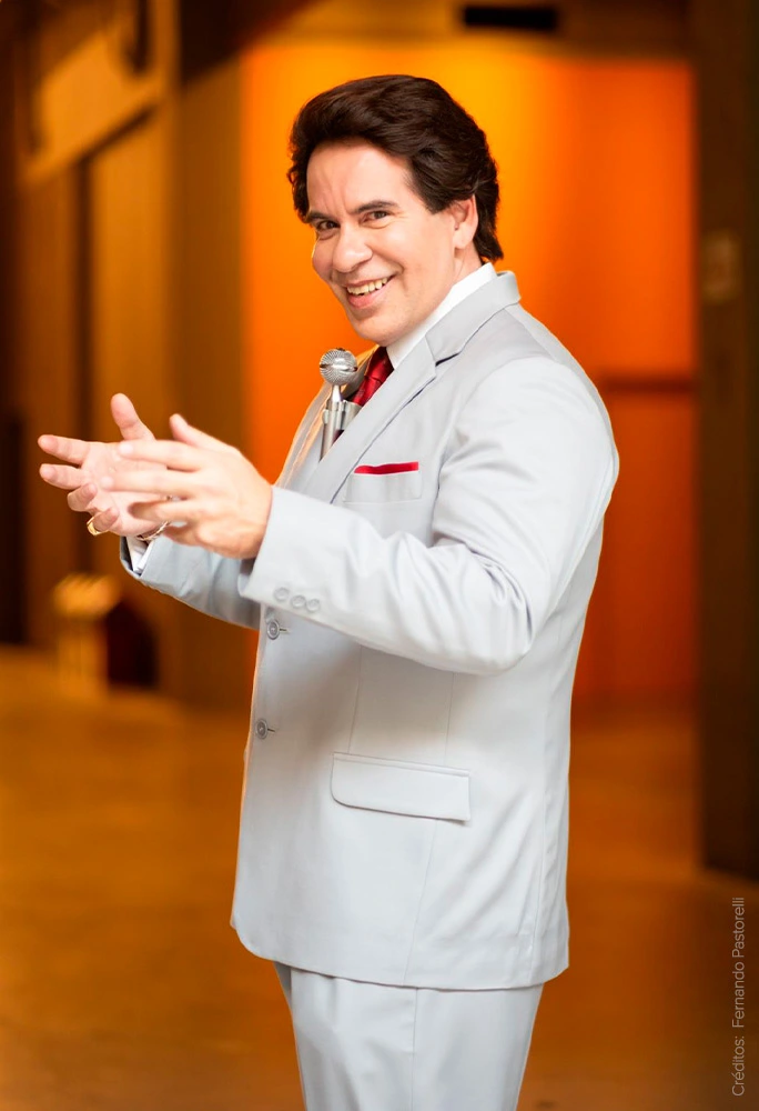 "Silvio Santos Vem Aí" traz Leandro Hassum no papel do apresentador