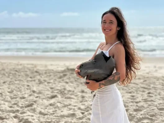 Camila Martins inaugura exposição “Água Mole, Pedra Dura” em Florianópolis