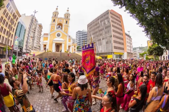 Fanfarra da Ponte lança campanha de financiamento coletivo para o Carnaval 2025