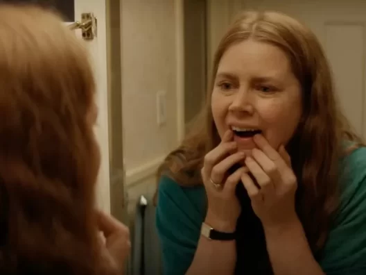 "Canina" da Disney+ teve 12 cachorros no Set, revela Amy Adams