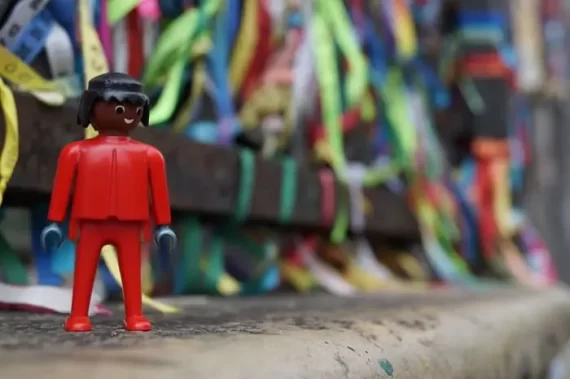 Exposição “Play na Luz” abre dia 9 de abril no Luz Instalação Bar em Floripa