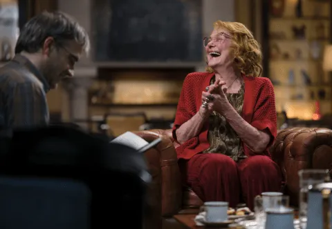 Internada contra a própria vontade, mulher luta por lucidez em “27 Nights