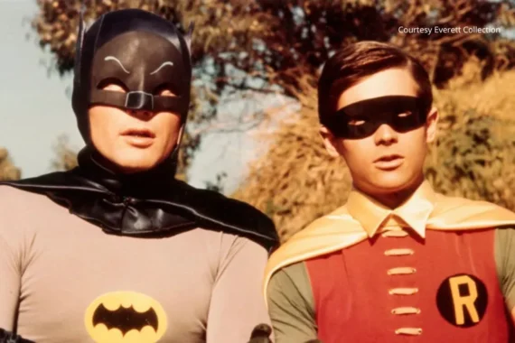 Roupas de Batman e outros clássicos da TV arrecadam mais de US$ 3 milhões em leilão