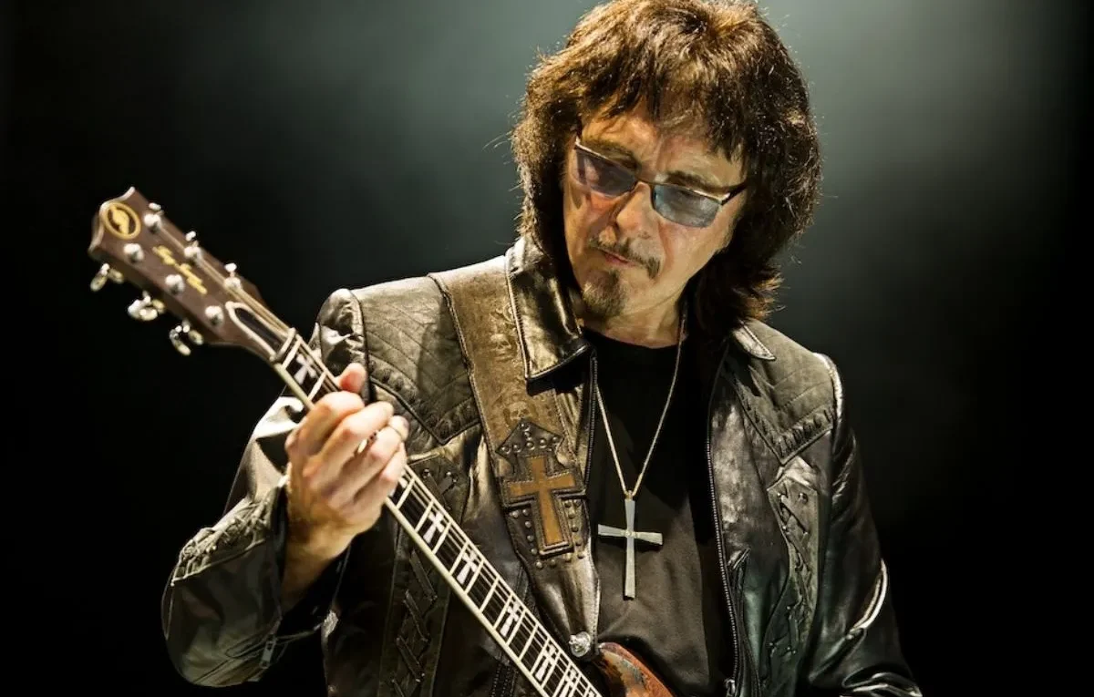 Tony Iommi toca em espetáculo de Balé em homenagem ao Black Sabbath
