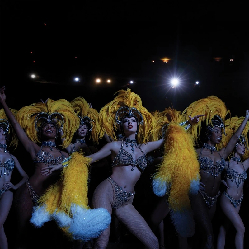 VÍDEO: Taylor Swift distribui bônus milionário para sua equipe de turnê