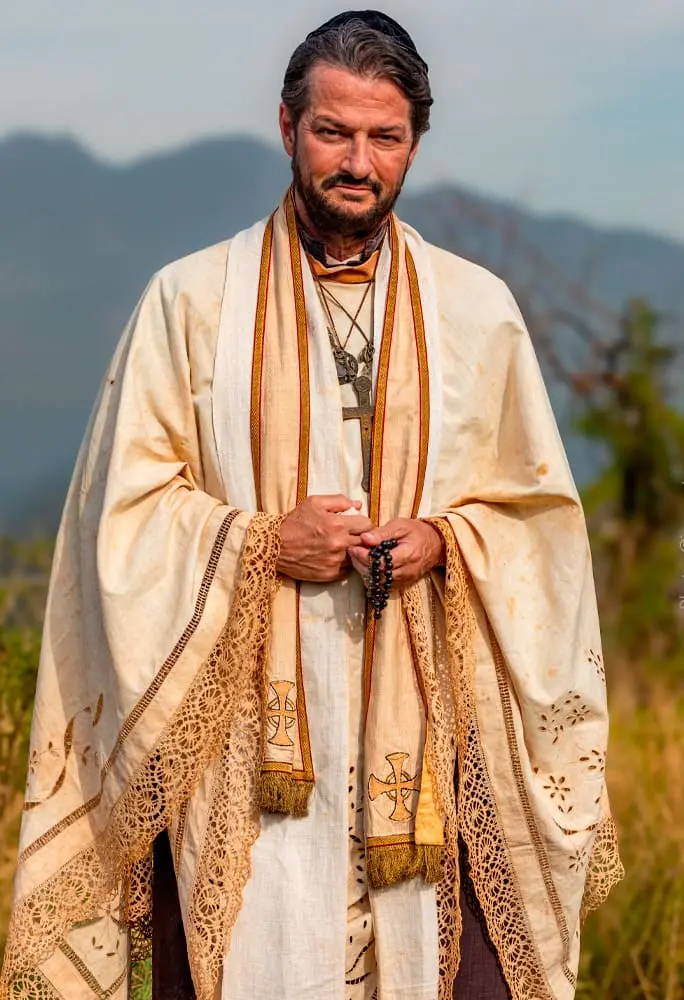 “Emmanuel”: primeiras imagens do filme sobre o mentor de Chico Xavier são divulgadas