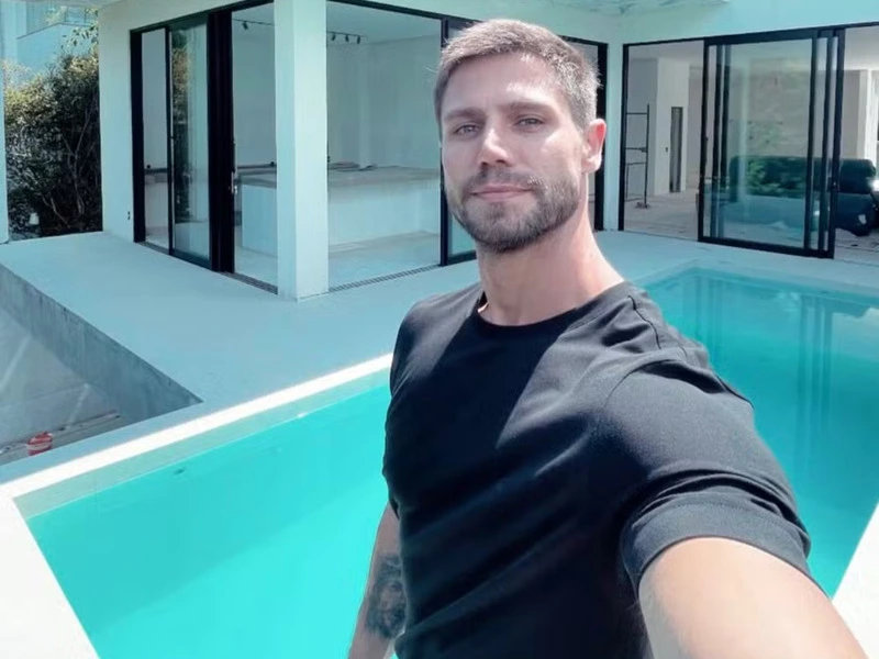 Leo Dias revela nome no primeiro participante do BBB 2026.