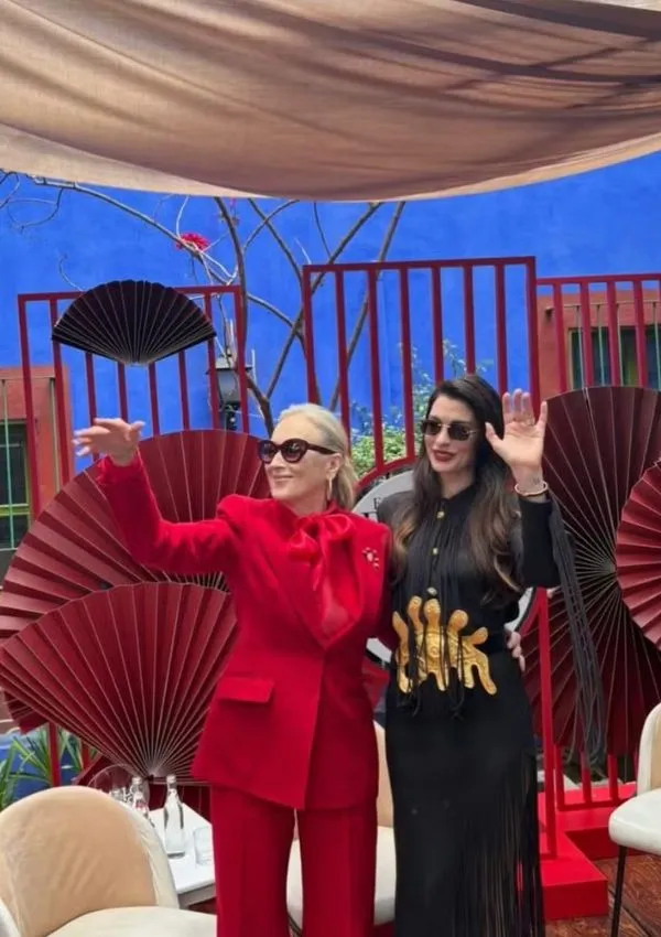“O Diabo Veste Prada 2” vira espetáculo de moda durante divulgação.