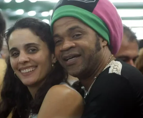 Helena Buarque revela bastidores da relação de quase 20 anos com Carlinhos Brown