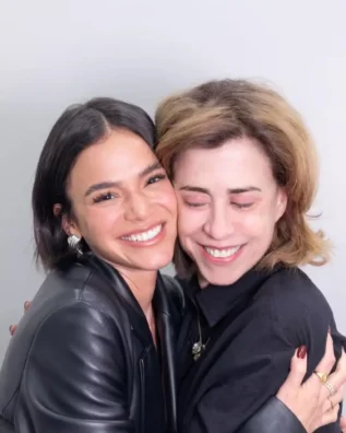 Bruna Marquezine reencontra Fernanda Torres e encanta fãs
