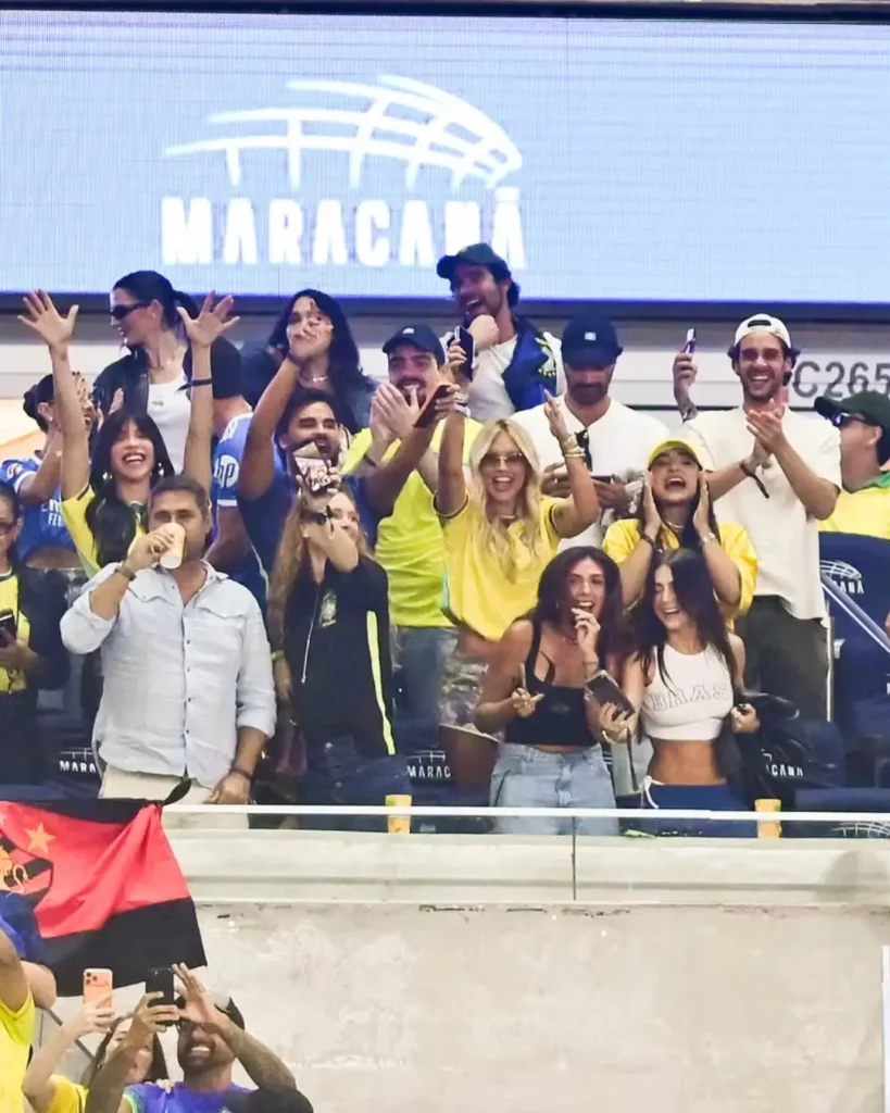 Virginia Fonseca é hostilizada por torcedores no Maracanã.