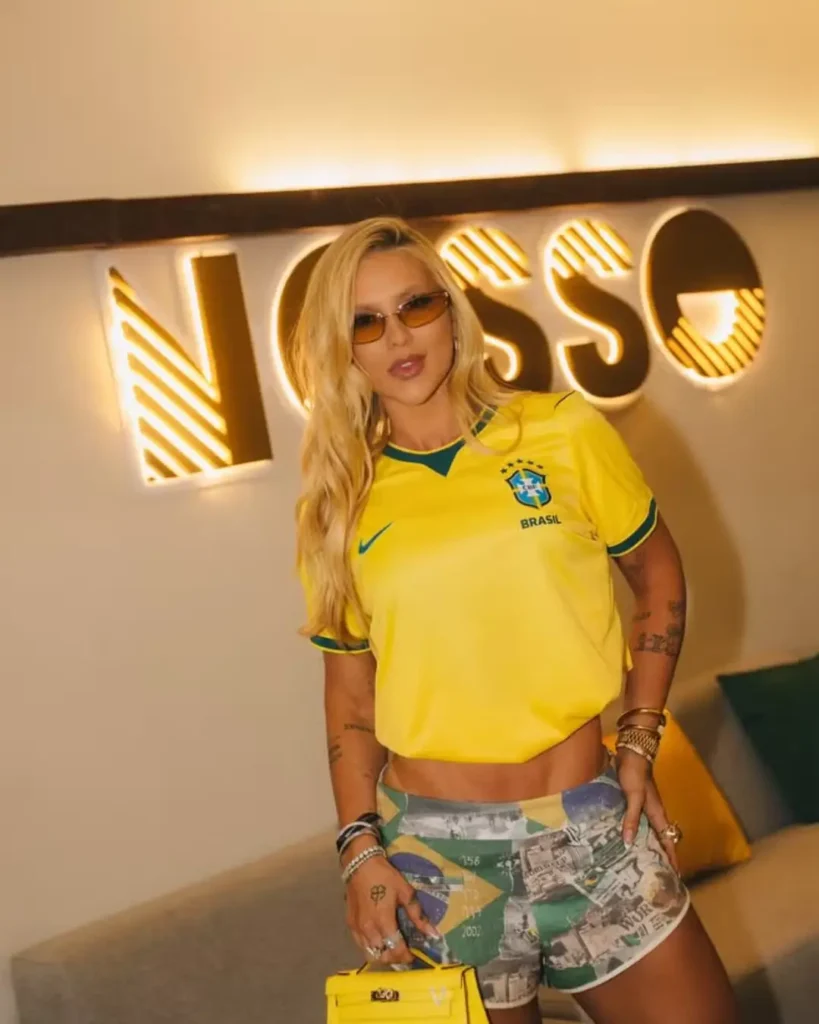 Virginia Fonseca é hospitalizada por torcedores no Maracanã.