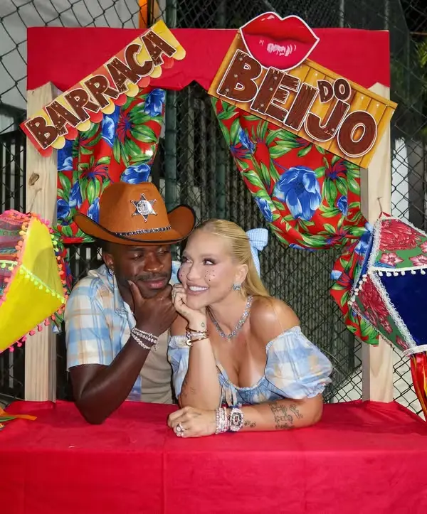 Virginia Fonseca e Vini Jr. promovem festa julina e encantam convidados
