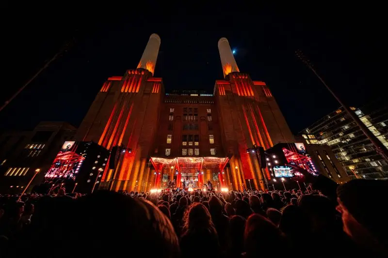 Prédio da capa de ‘Animals’, do Pink Floyd, vira casa de shows